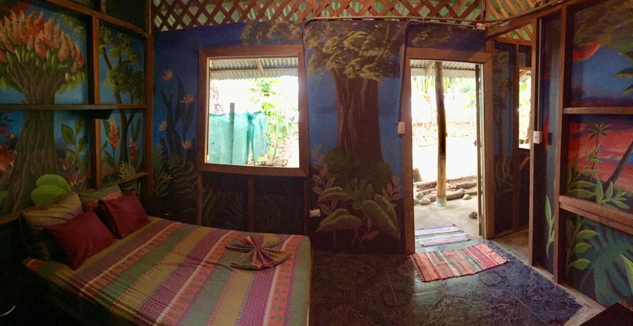 Oasis Vandrehjem Puerto Viejo de Talamanca Eksteriør billede